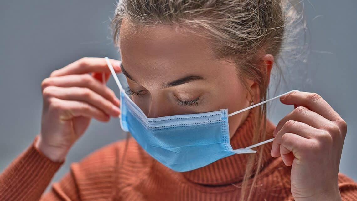 How Face Masks can affect Oral Health 
